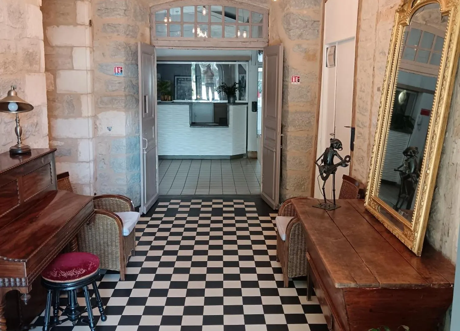 Hotel Du Chateau Alvignac 2*,