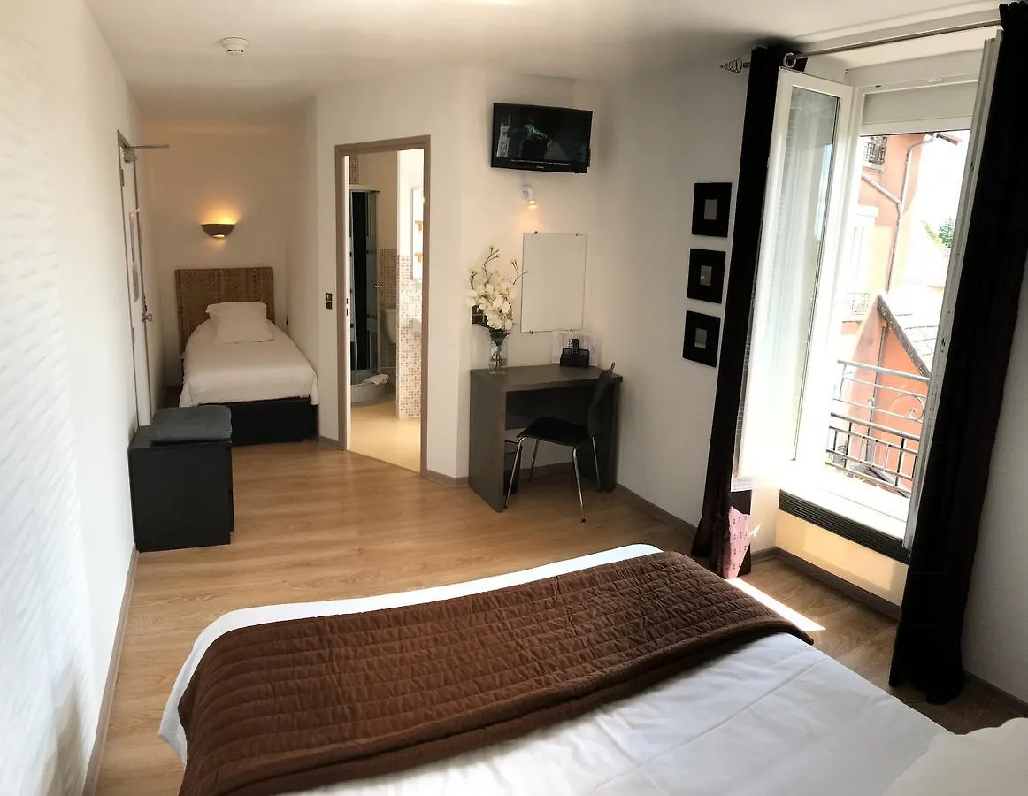 Hotel Du Chateau Alvignac 2*,  France