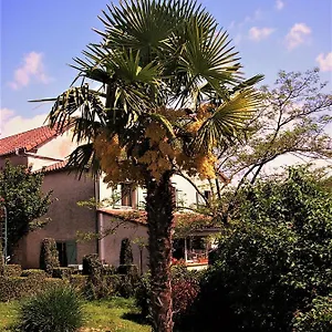  Bed & Breakfast La Ferme Jarlan