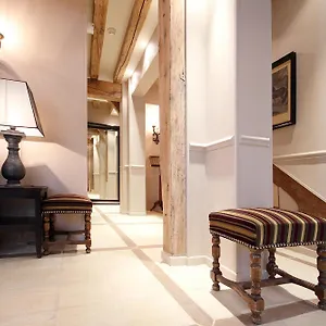 https://saint-louis-marais.fr-paris.fr